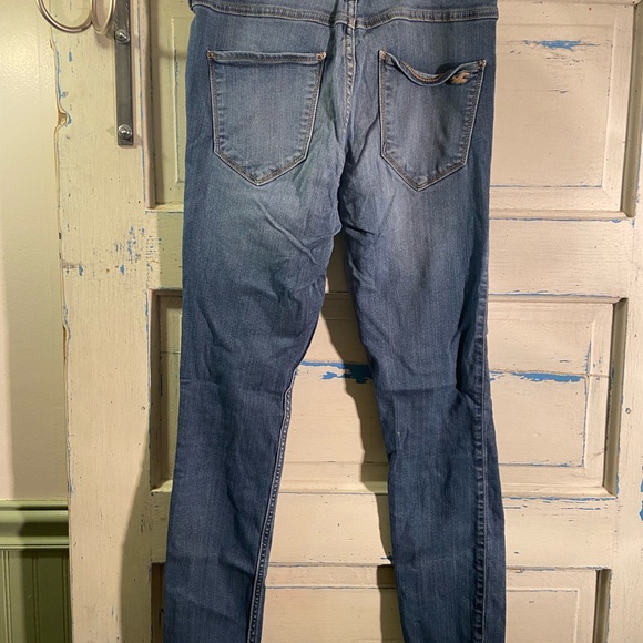 Hollister Women's Classic Blue Skinny Jeans - Picture 2 of 4